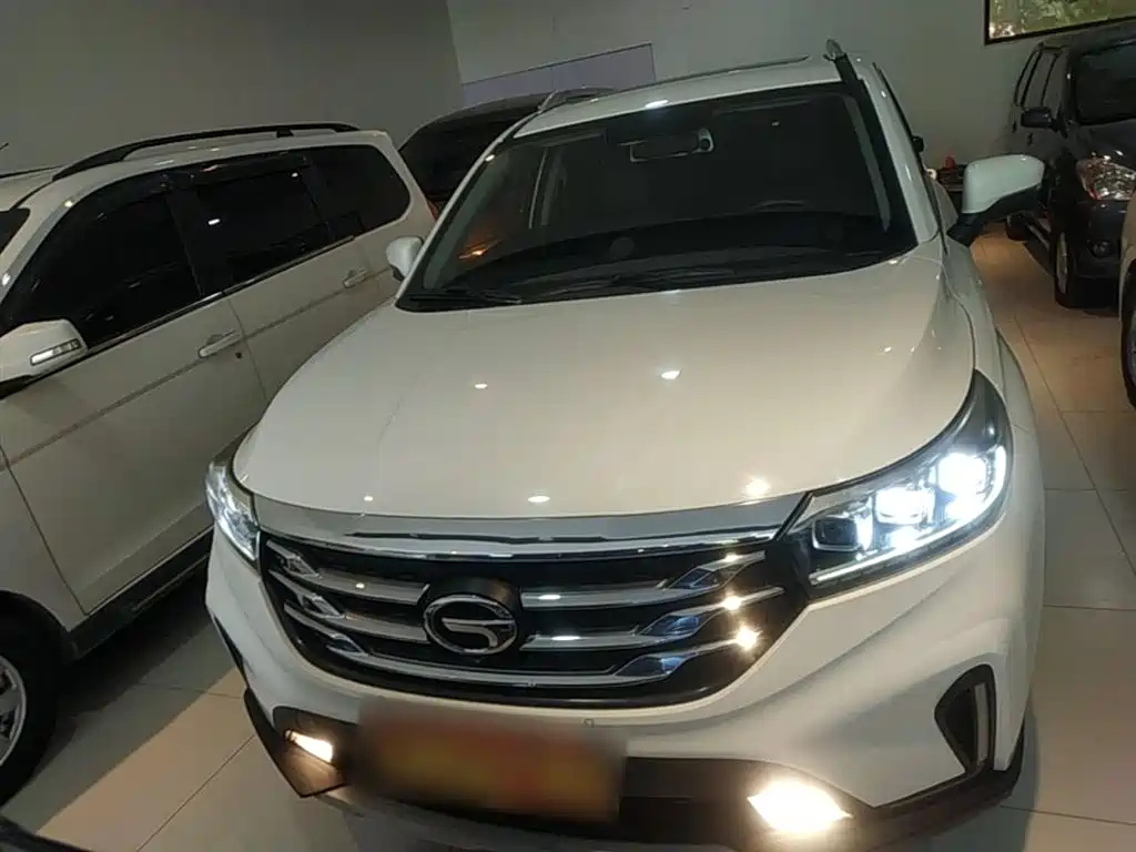 GAC Trumpchi Trumpchi GS4 2018 235T Automatic 2WD Luxury Smart Connect Million Commemorative Edition фото 3
