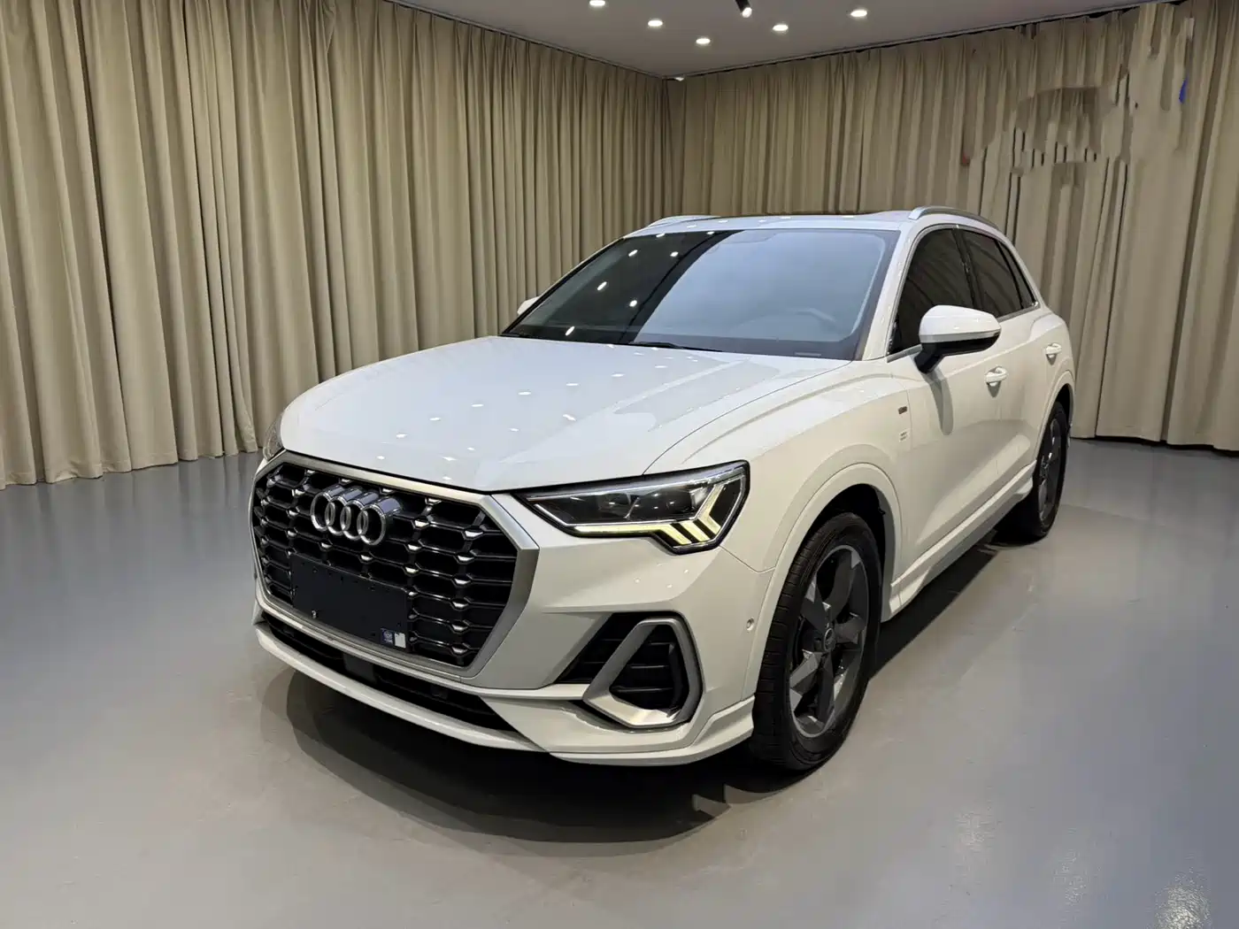 Audi Q3 2023 35 TFSI Fashion Dynamic (1.4T)