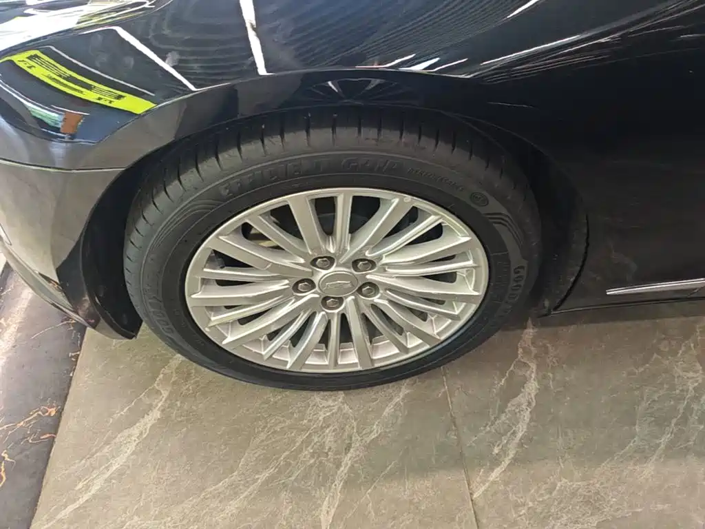 Фото 23 - Cadillac CT6