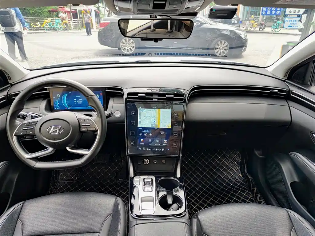 Hyundai Tucson 2021 Tucson L 1.5T DCT LUX Premium фото 10