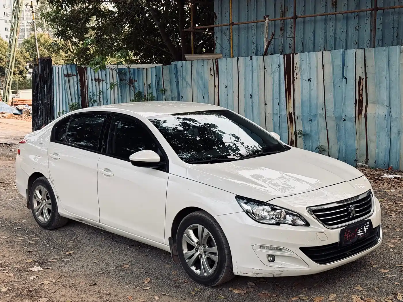 Peugeot 408 2014 1.8L Automatic Leading Edition фото 3