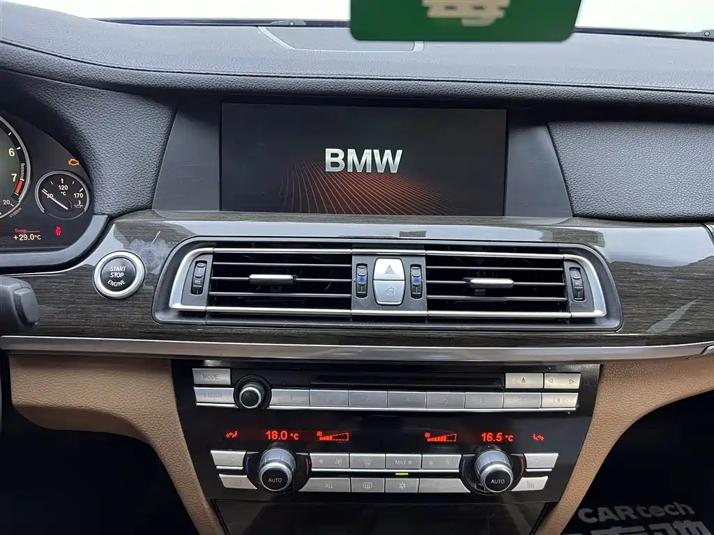 BMW 7 Series 2009 Model 740Li Leading Edition фото 26
