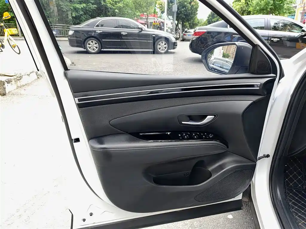 Hyundai Tucson 2021 Tucson L 1.5T DCT LUX Premium фото 6