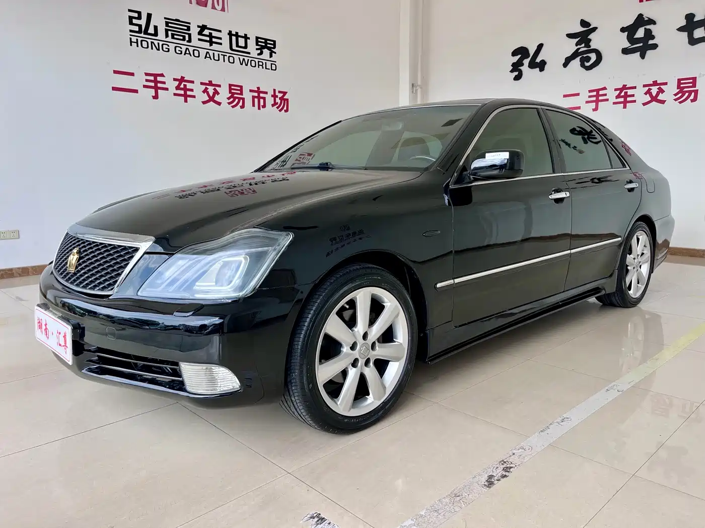 Toyota Crown 2005 Model 3.0L Royal Saloon