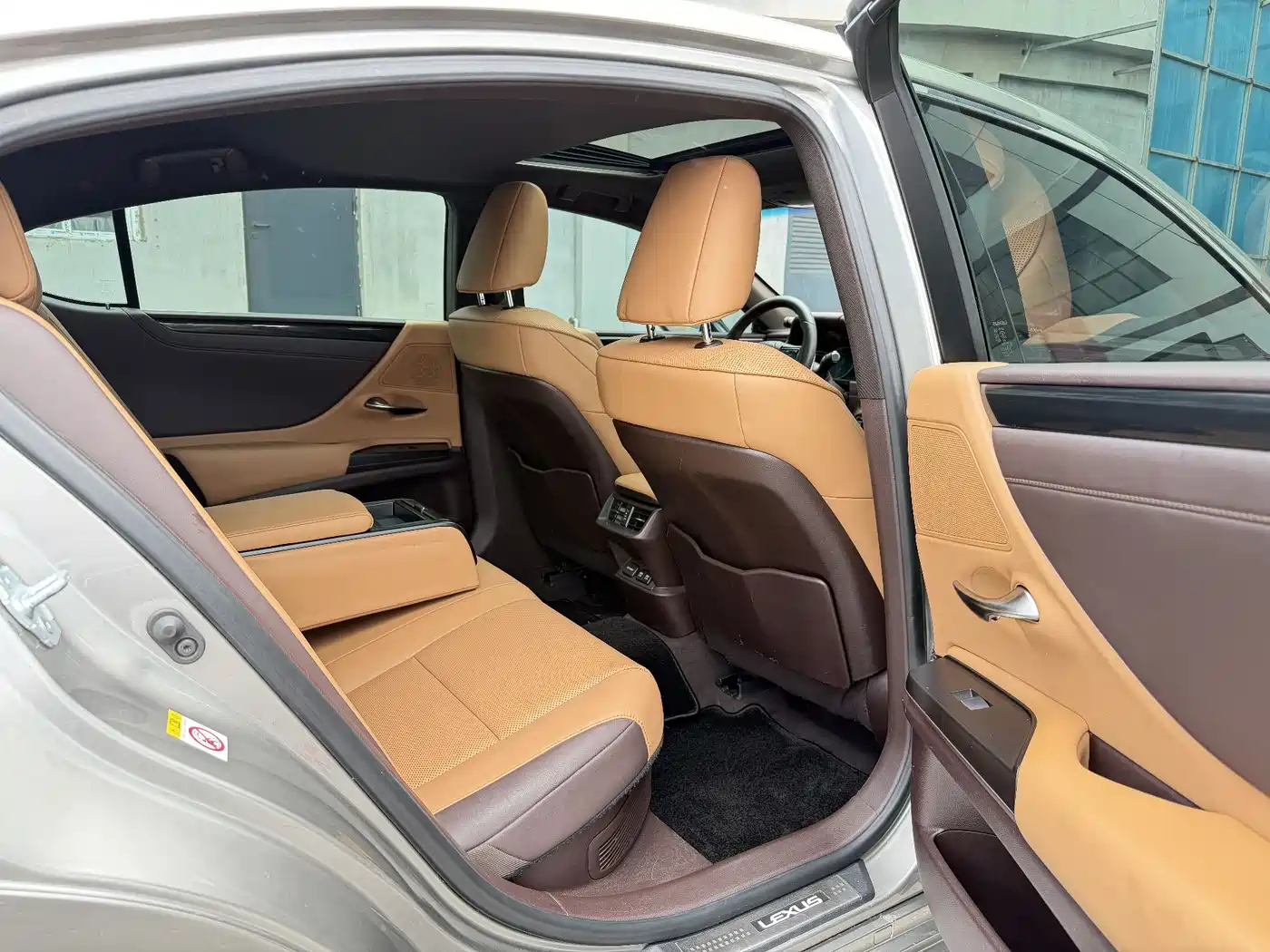 Lexus ES 2018 300h Excellence Edition China V фото 9