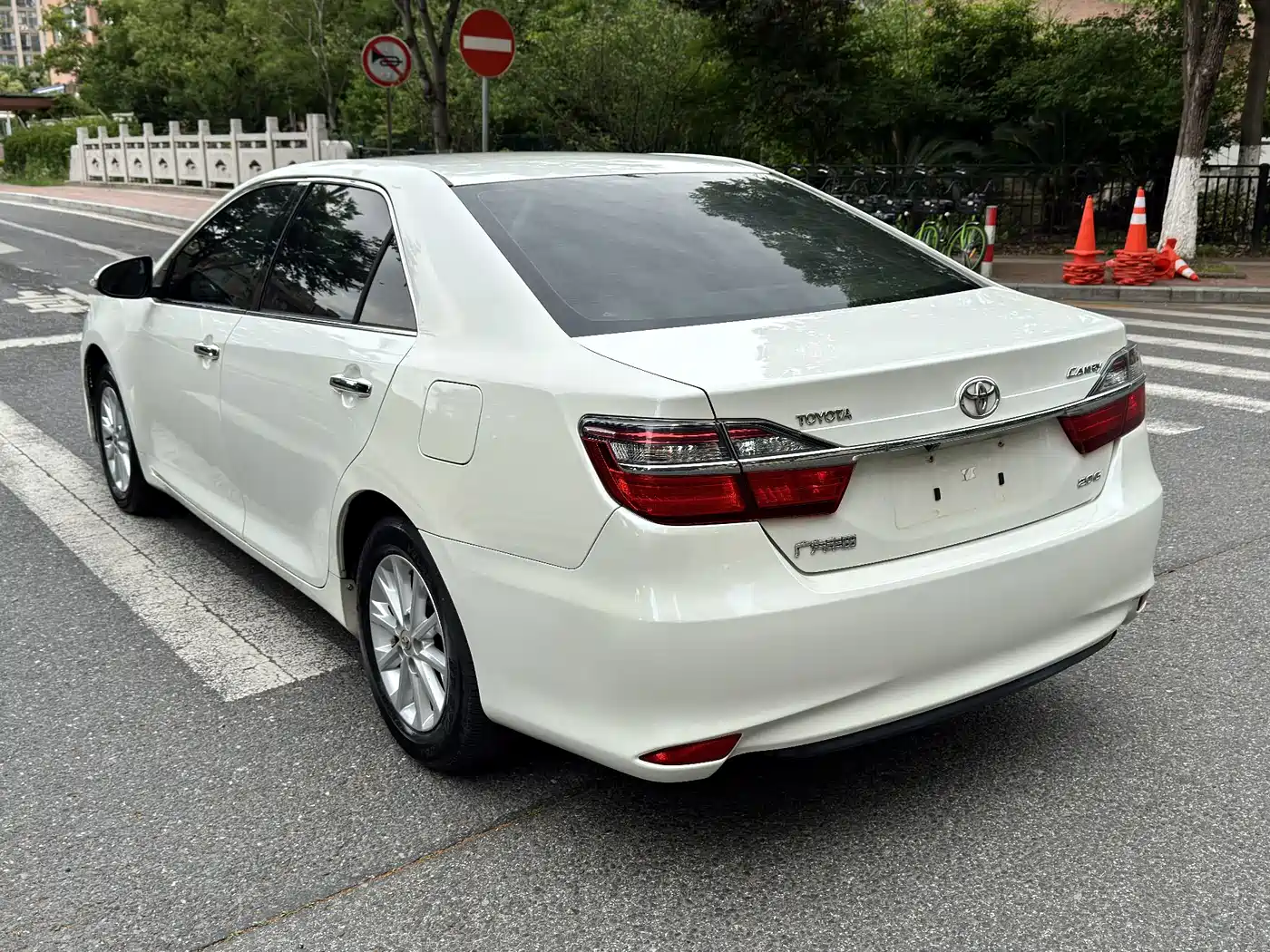 Toyota Camry 2015 2.0G Leading Edition фото 5