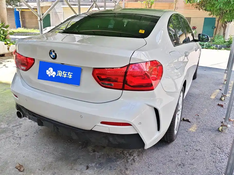 BMW 1 Series 2019 118i M Sport Package фото 3