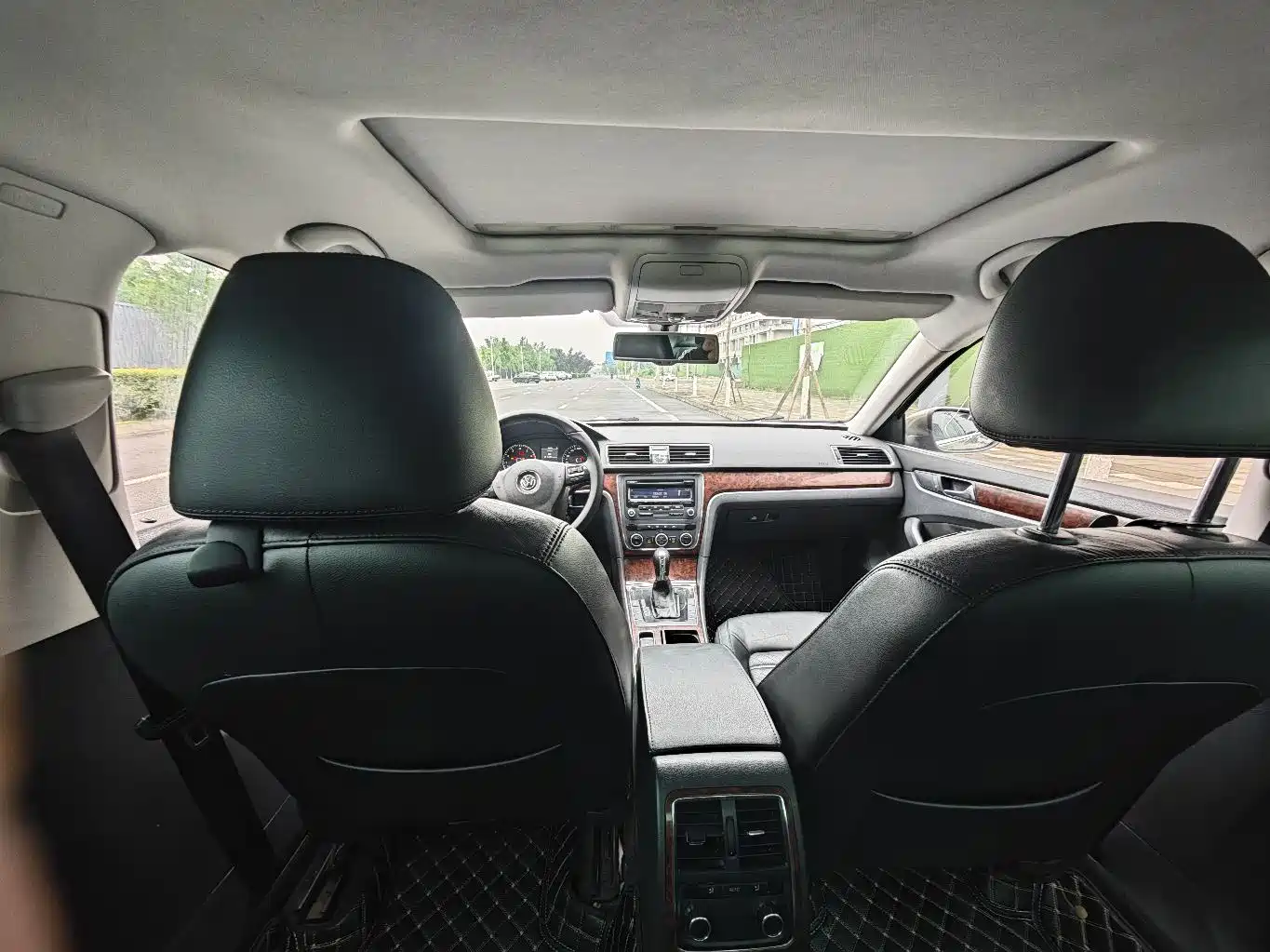 Volkswagen Passat 2011 1.8TSI DSG Supreme Edition фото 19