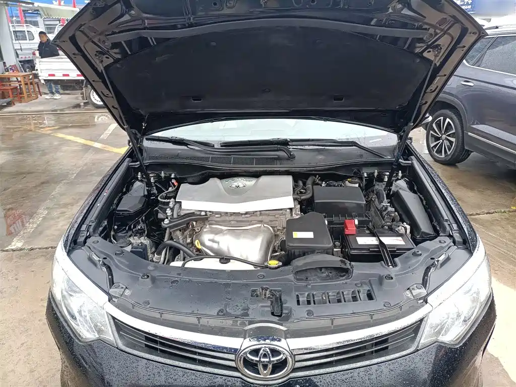 Toyota Camry 2015 2.0G Leading Edition фото 17