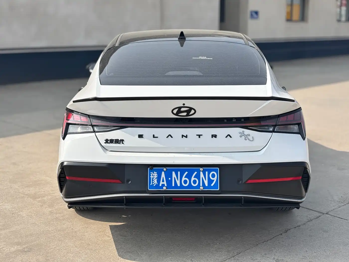 HYUNDAI ELANTRA