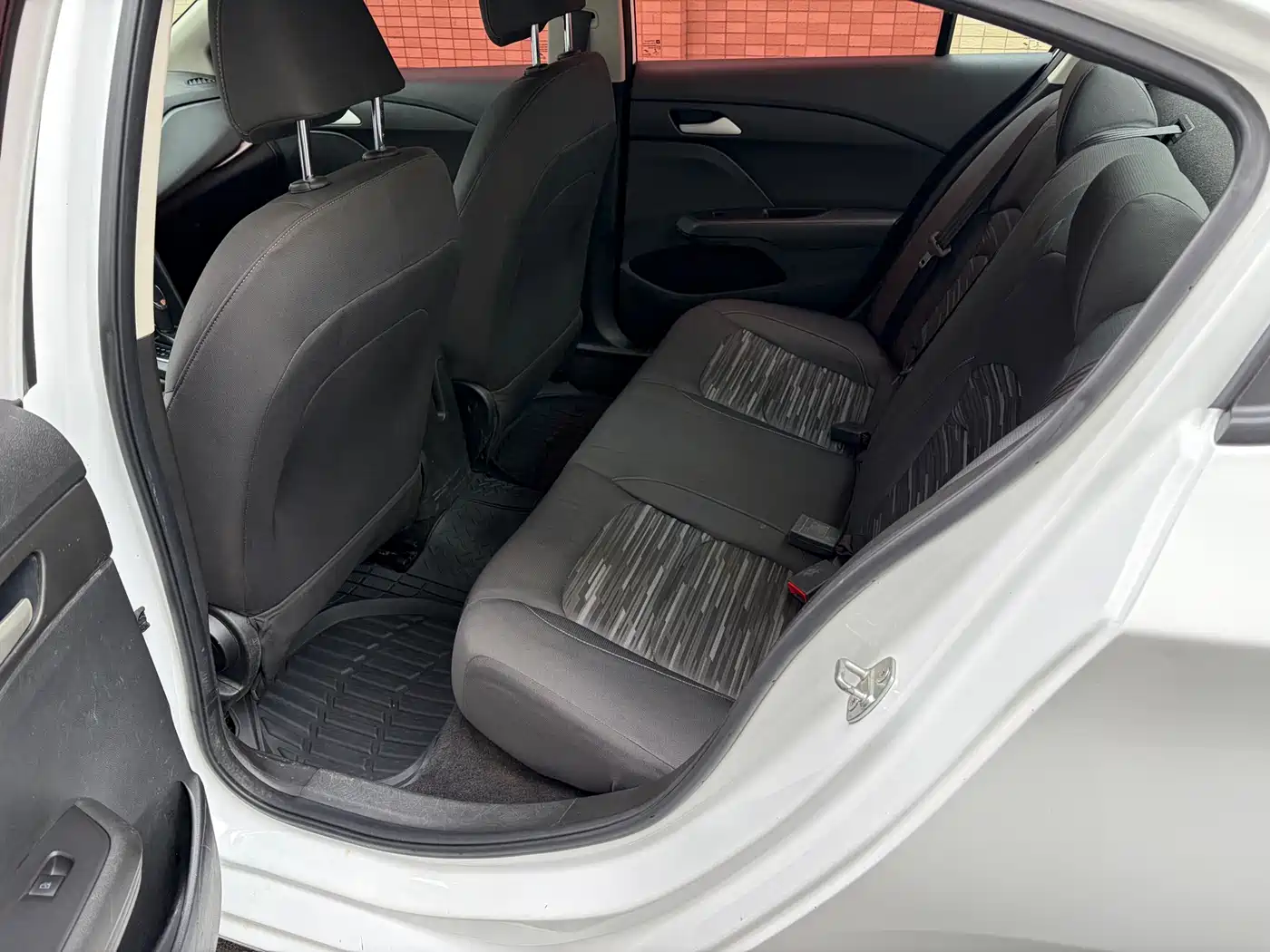 Chevrolet Cavalier 2018 320 Auto Enjoy Sunroof Edition фото 6