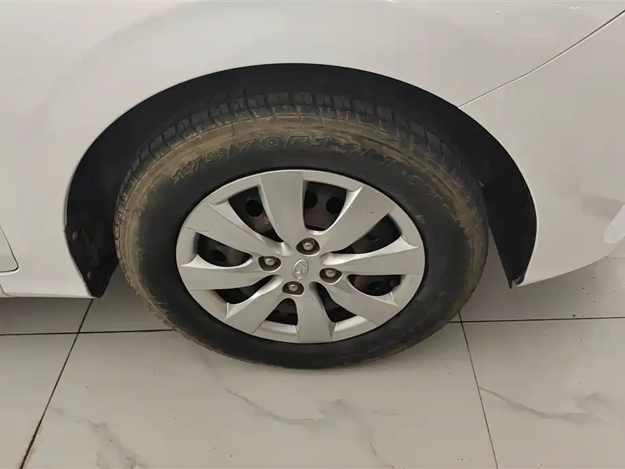 Hyundai Verna 2017 1.4L Manual Renewal Edition China VI фото 6