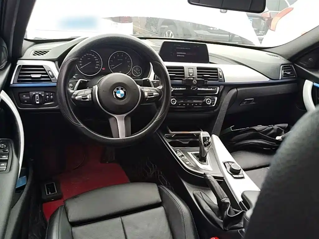 BMW 3 Series 2018 320i M Sport Package фото 10