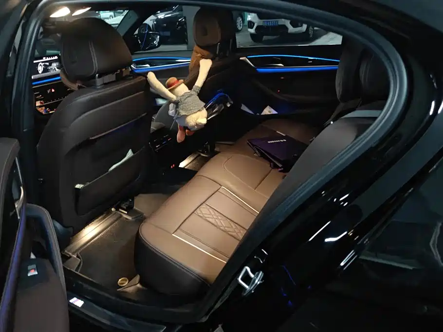 BMW 5 Series 2022 Model Second Facelift 525Li M Sport Package фото 11