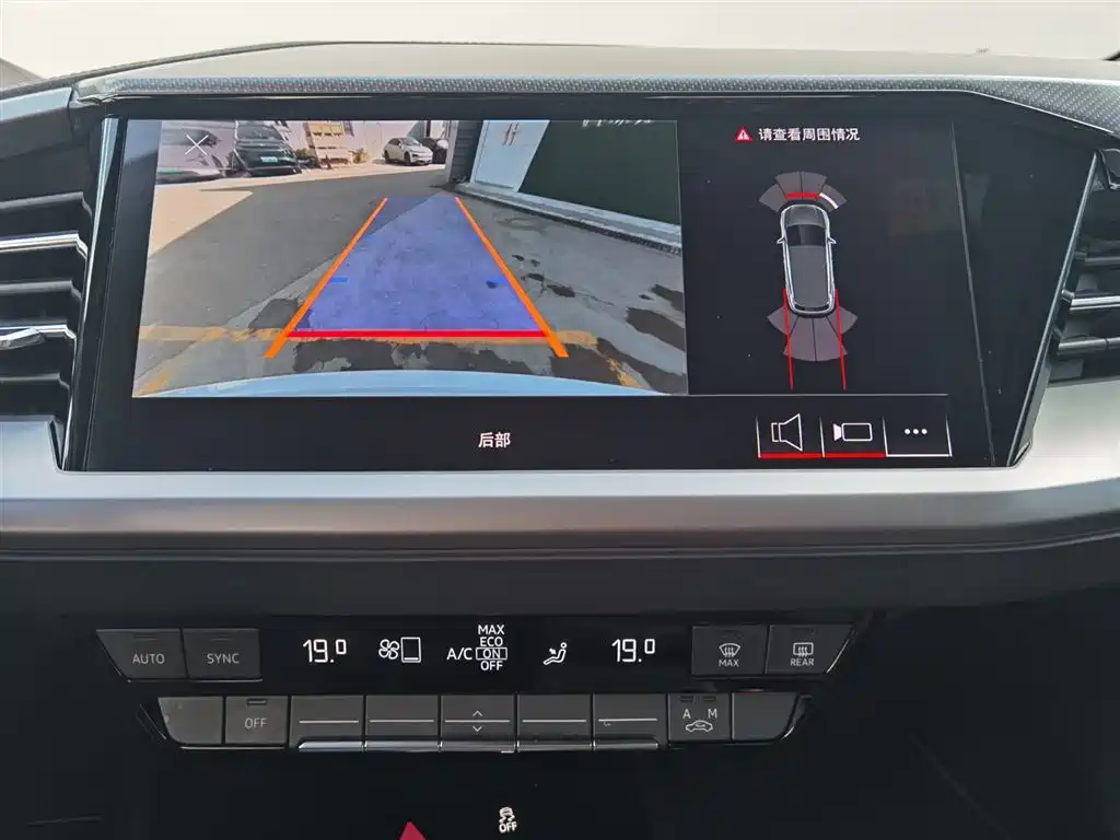 Audi Q4 e-tron 2024 40 e-tron Pioneer Edition фото 18