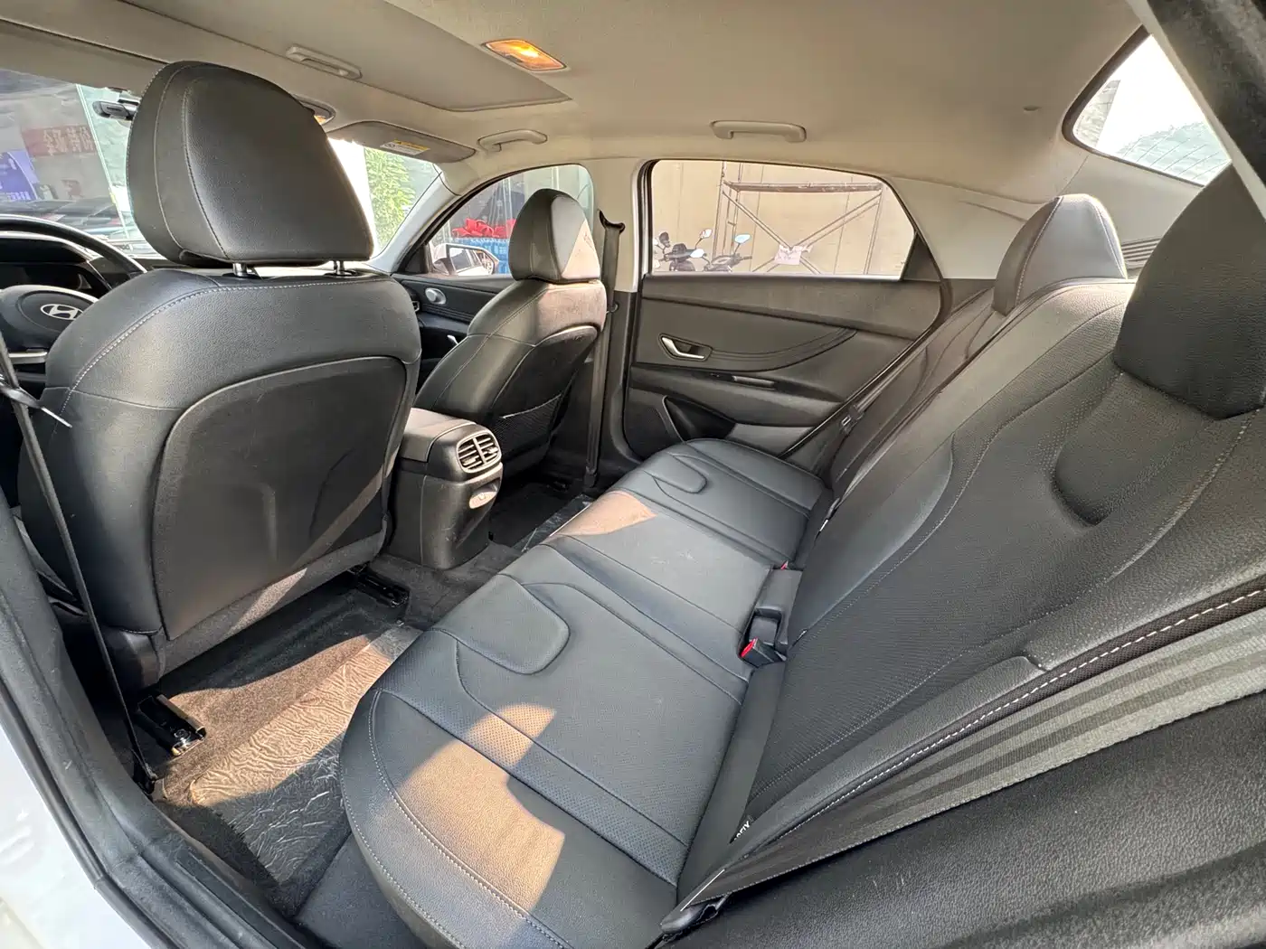 Hyundai Elantra 2023 1.5L CVT GLX Elite Edition фото 6