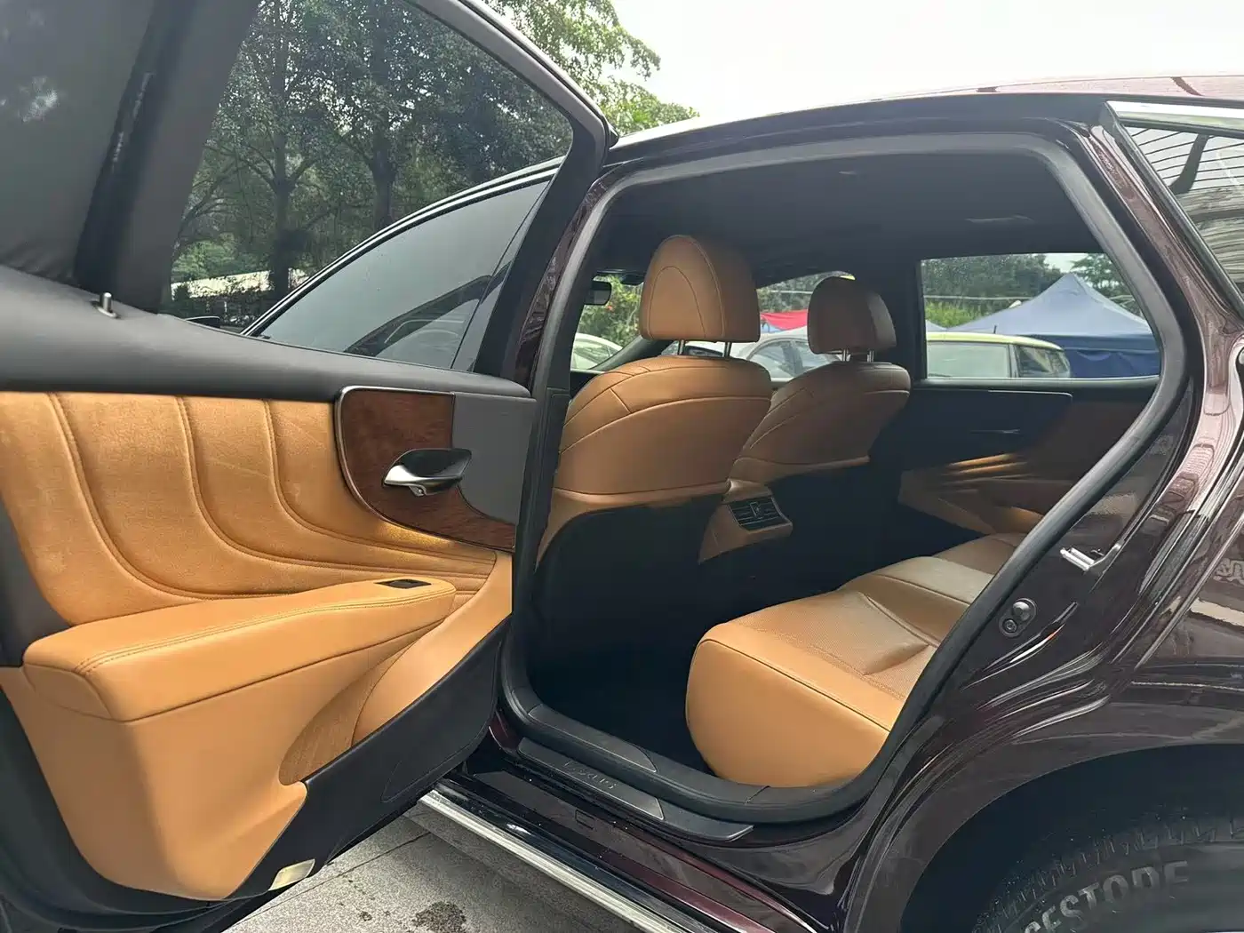 Lexus LS 2021 500h Excellence Edition фото 6