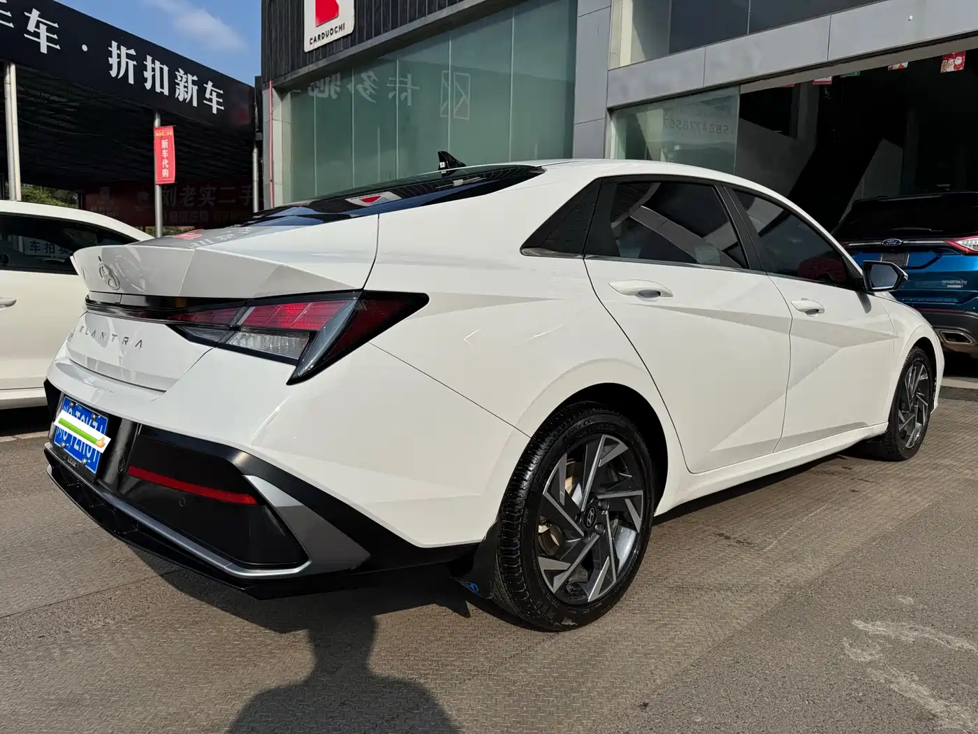Hyundai Elantra 2023 1.5L CVT GLX Elite Edition фото 9