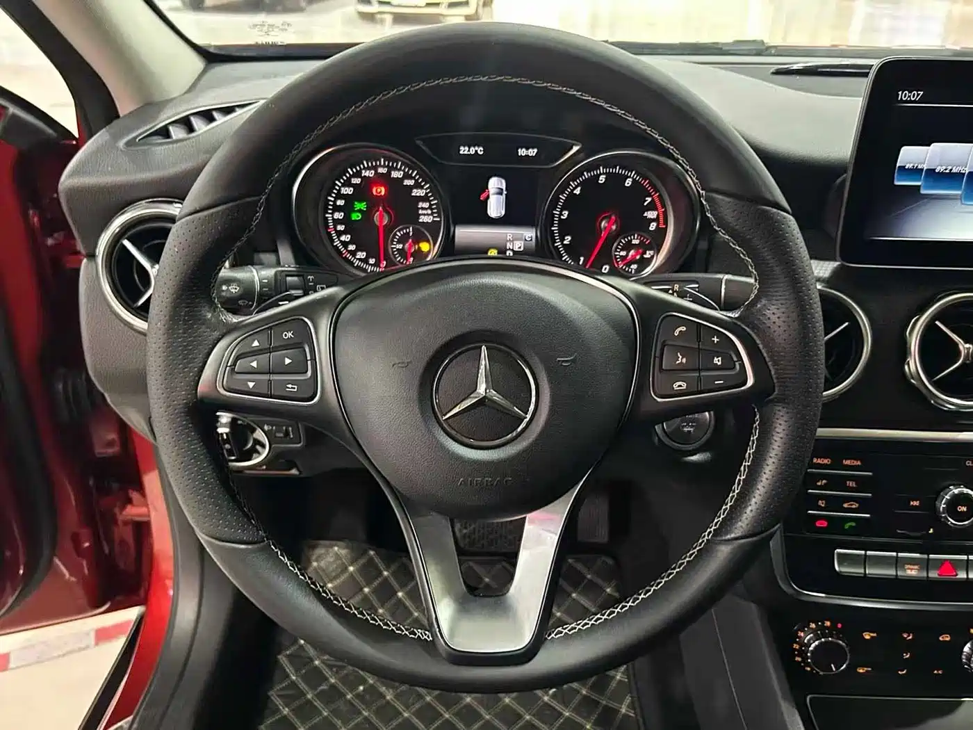 Mercedes-Benz GLA 2018 GLA 200 Dynamic фото 11