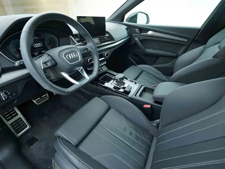 Audi Q5L 2024 Model 40 TFSI Luxury Dynamic фото 10