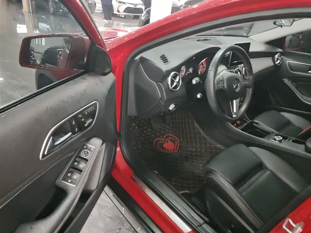 Mercedes-Benz GLA 2016 GLA 200 Dynamic фото 11