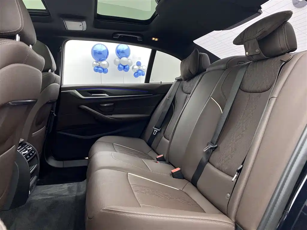BMW 5 Series 2022 Facelift 530Li Leading M Sport Package фото 8
