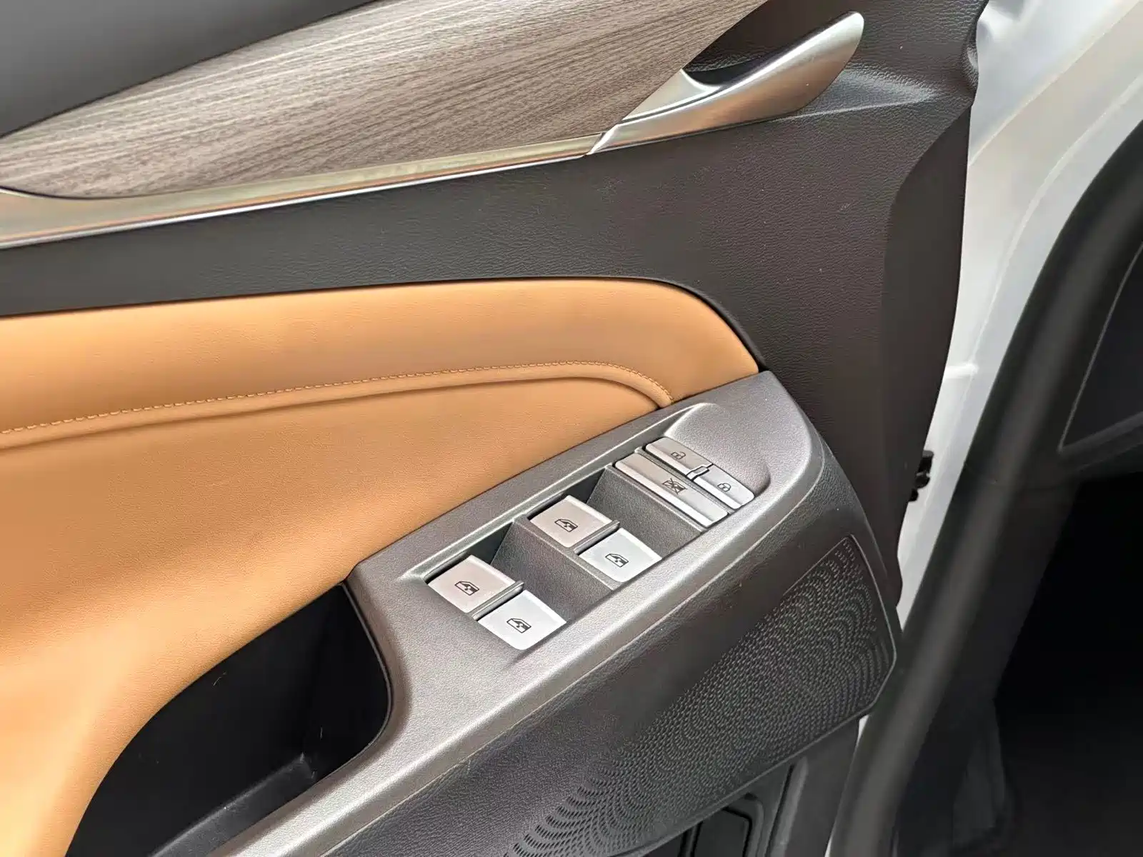 Фото 16 - Maxus Maxus G50 PHEV