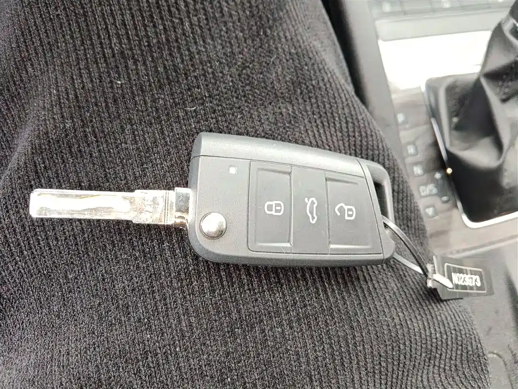 Škoda Octavia 2017 1.6L Automatic Smart Edition фото 17
