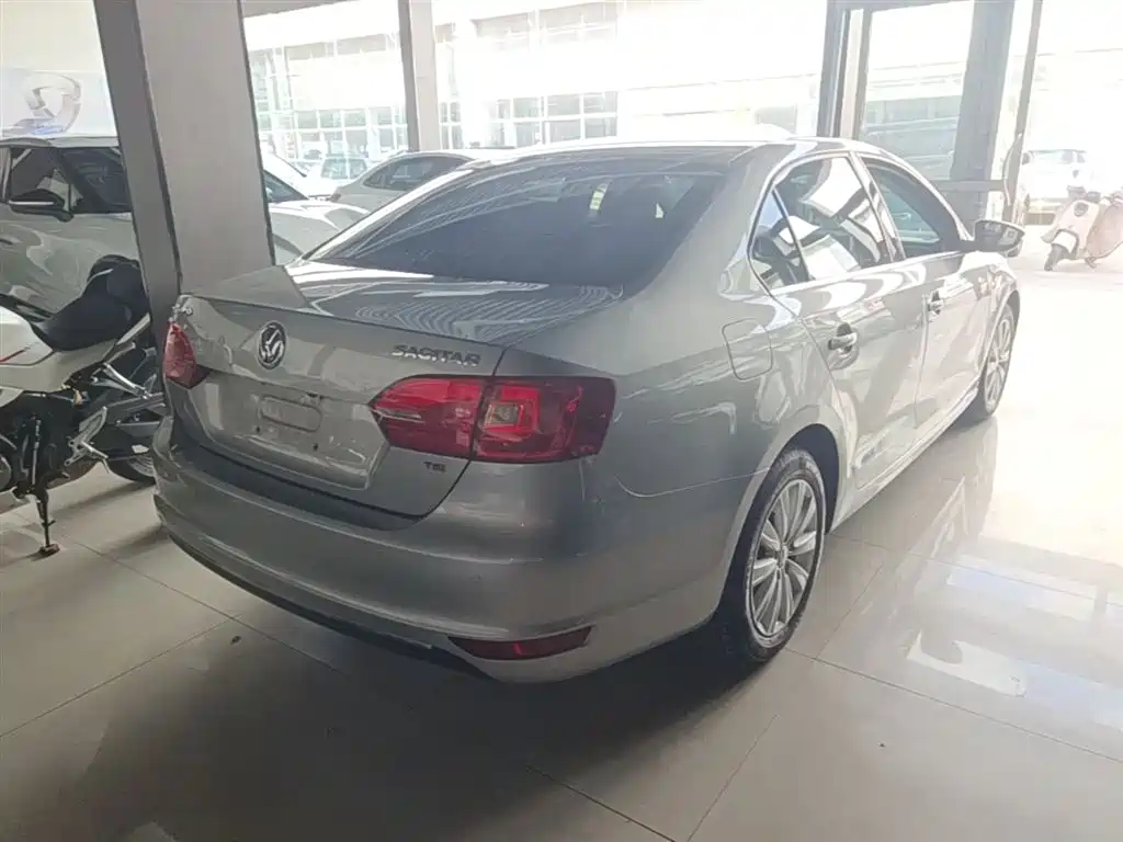 Volkswagen Sagitar 2014 Facelift 1.4TSI Automatic Luxury фото 7