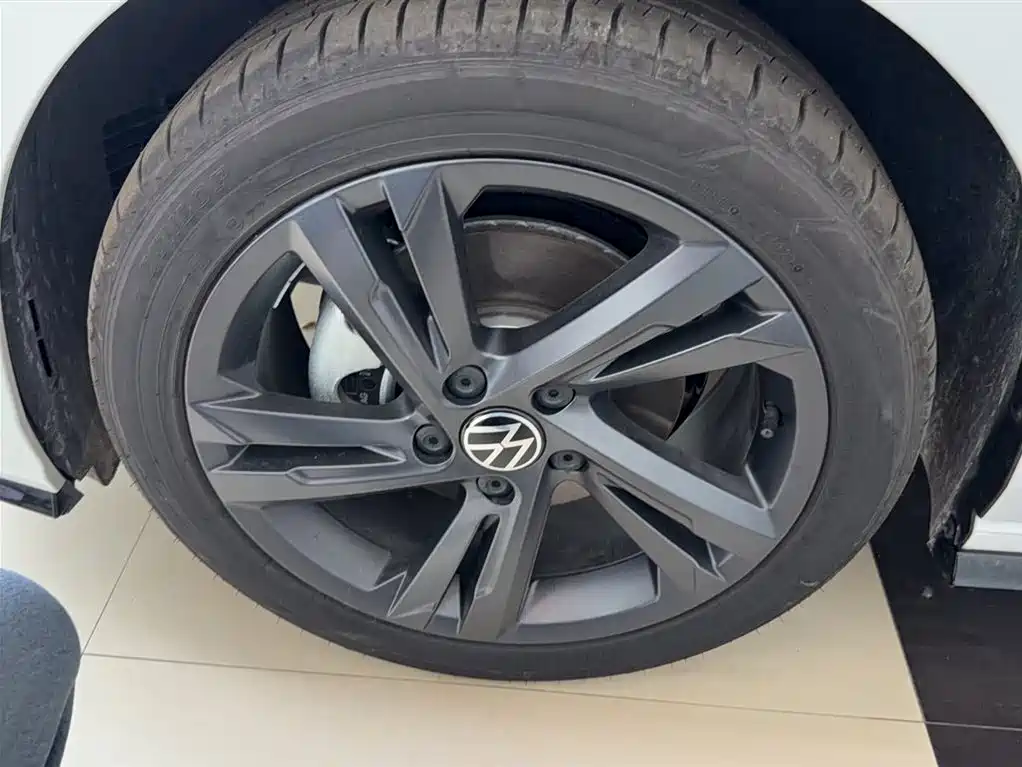 Volkswagen Golf 2023 Facelift 280TSI DSG R-Line Lite фото 5