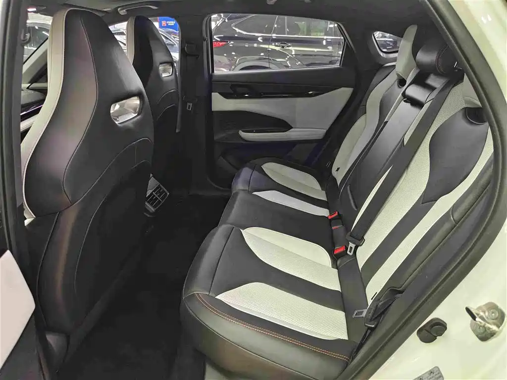 Changan UNI-V iDD 2024 2024 Blue Whale Smart iDD 136km Smart Premium