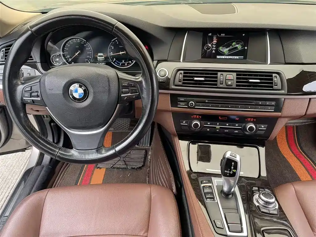 BMW 5 Series 2017 525Li Leading Edition фото 15