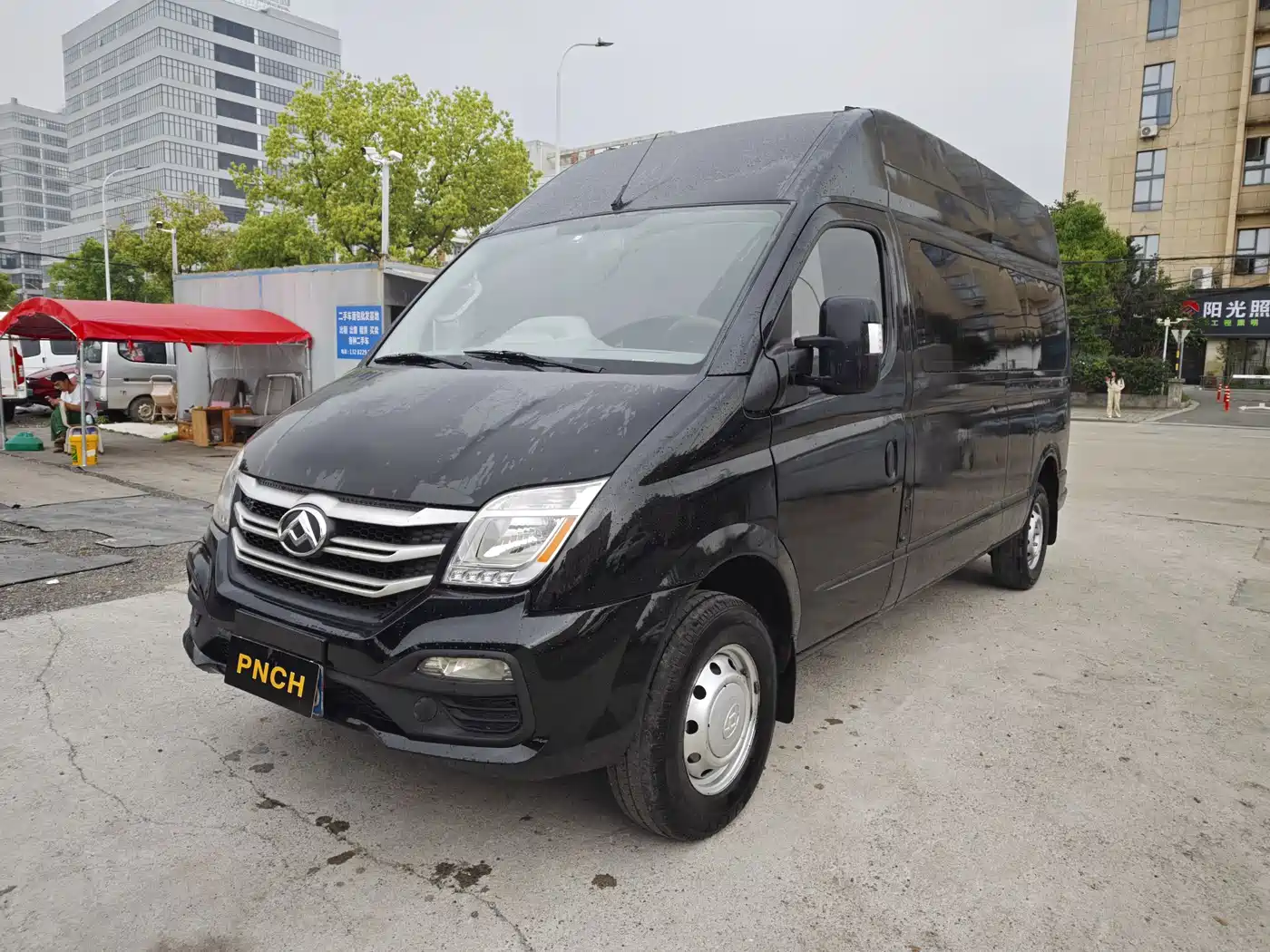 SAIC Maxus Xintu V80 2019 2.0T Plus AMT Aoyun Long Wheelbase Medium Roof 7-seater
