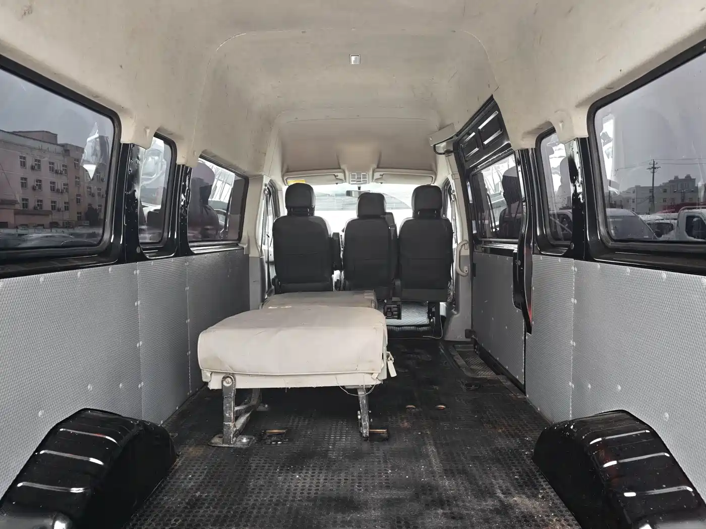 SAIC Maxus Xintu V80 2019 2.0T Plus AMT Aoyun Long Wheelbase Medium Roof 7-seater фото 12