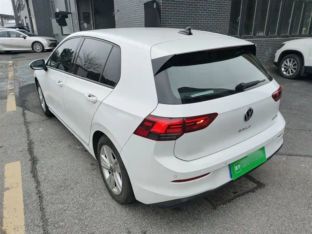 Volkswagen Golf 2023 Model 200TSI DSG фото 23