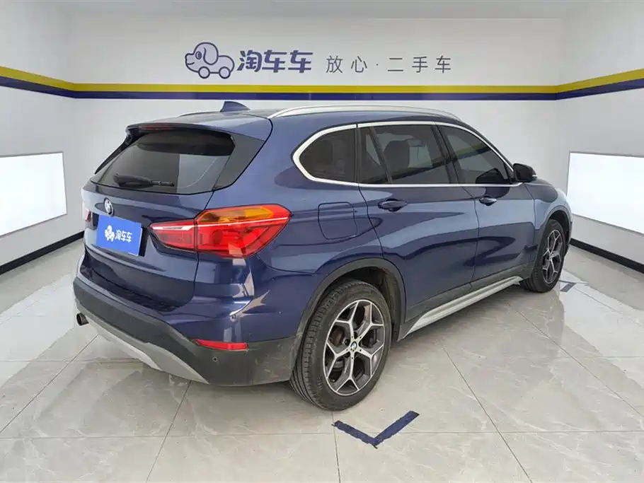 BMW X1 2019 sDrive18Li Premium Model фото 3