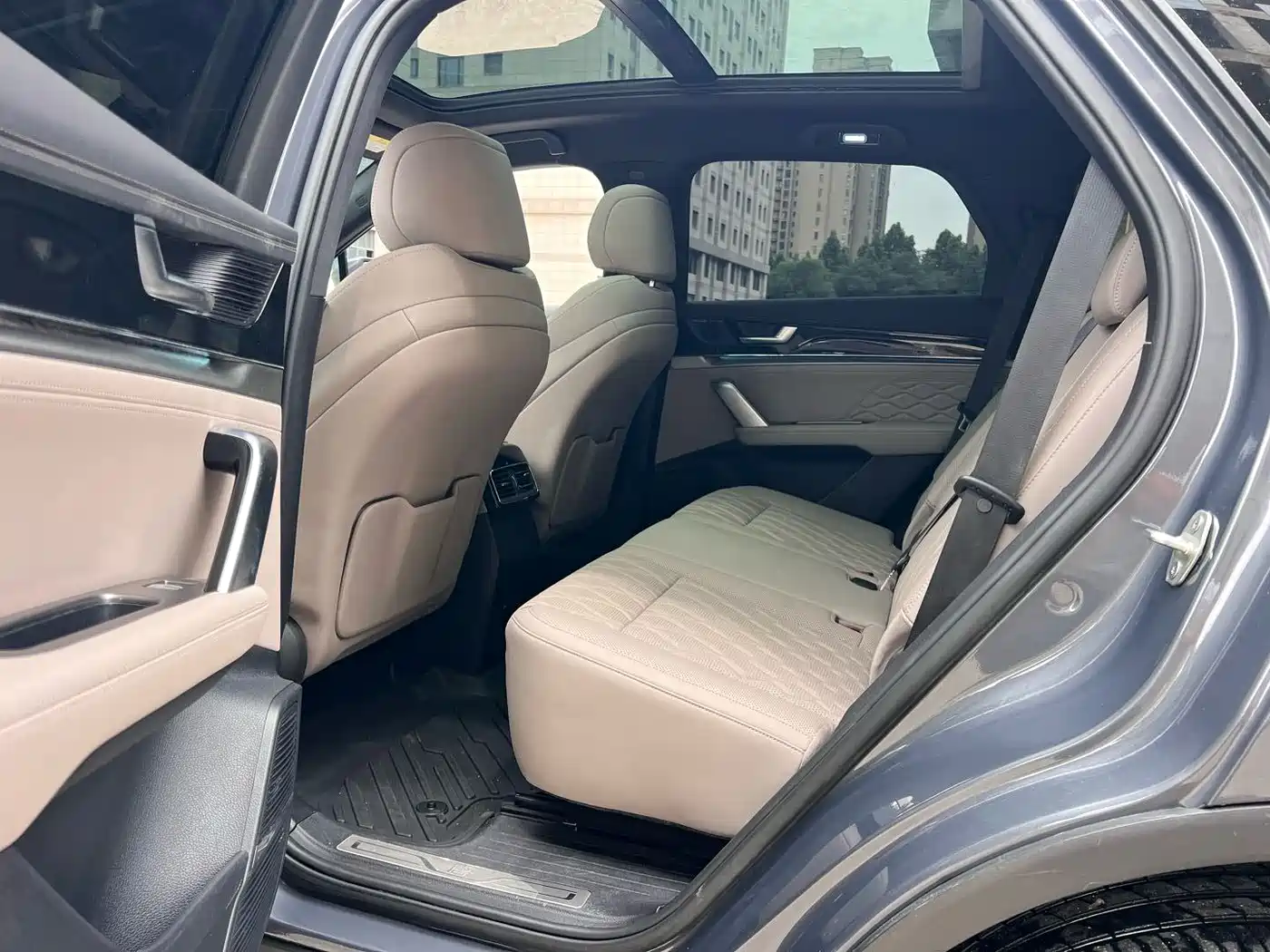 BYD Tang New Energy 2024 DM-i Glory Edition 112KM Deluxe фото 5