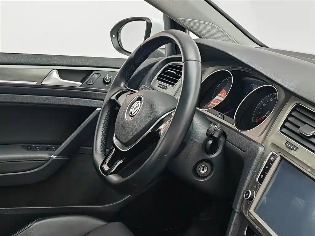 Volkswagen Golf 2015 1.6L Automatic Comfort фото 22
