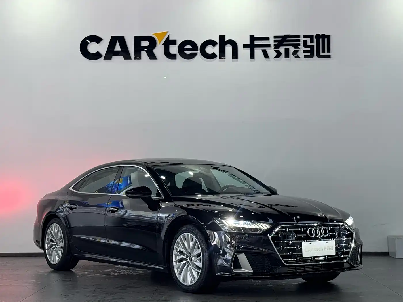 Audi A7L 2024 45TFSI S-line Dream Edition Crystal Package фото 3