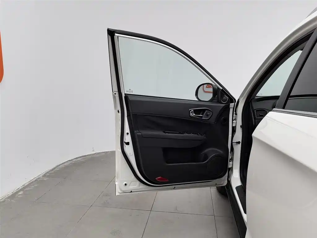GAC Trumpchi Trumpchi GS5 2014 2.0L Automatic 2WD Premium Edition фото 8