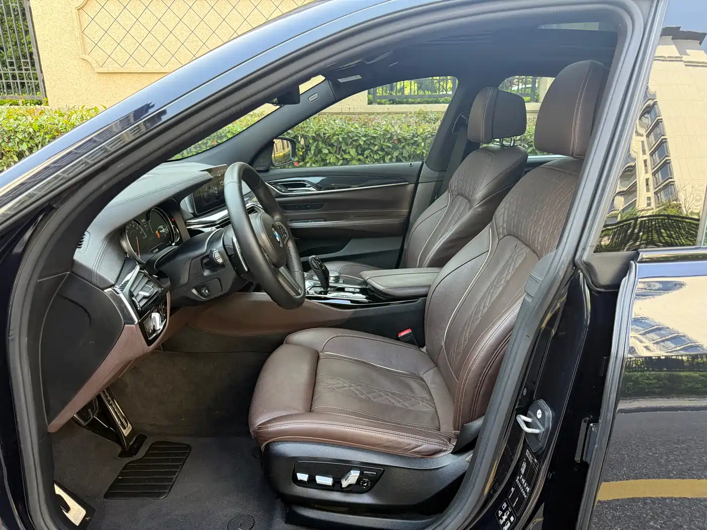 BMW 6 Series GT 2018 640i xDrive M Sport Package фото 10