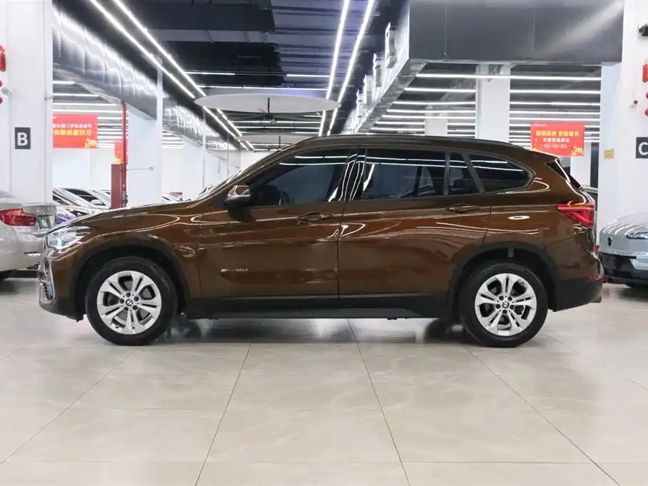 BMW X1 2016 sDrive18Li Premium Model фото 3