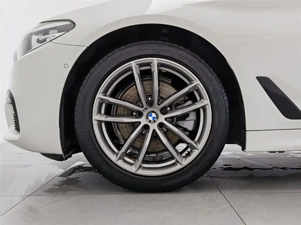 BMW 5 Series (Import) 2018 525i M Sport Package фото 17