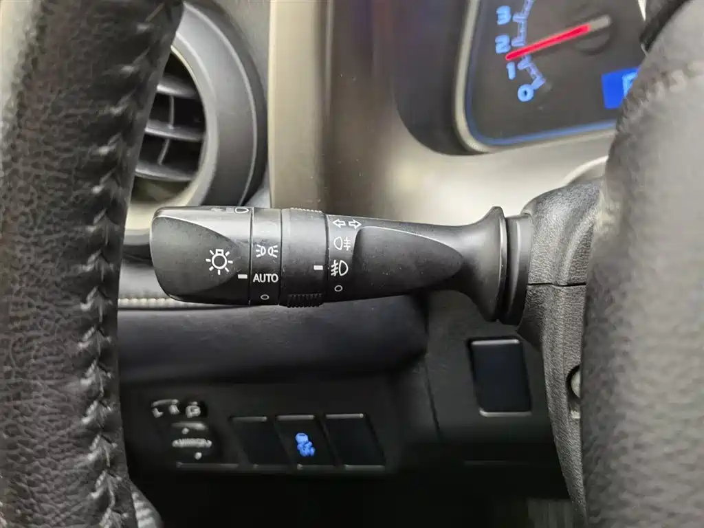 Toyota RAV4 Rongfang 2013 2.5L Auto 4WD Luxury фото 21