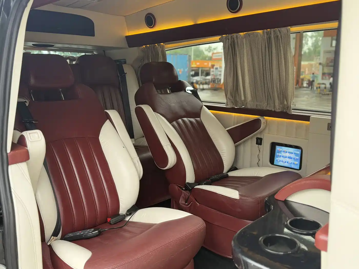 Mercedes-Benz Vito 2013 Model 3.0L Elite Edition фото 13