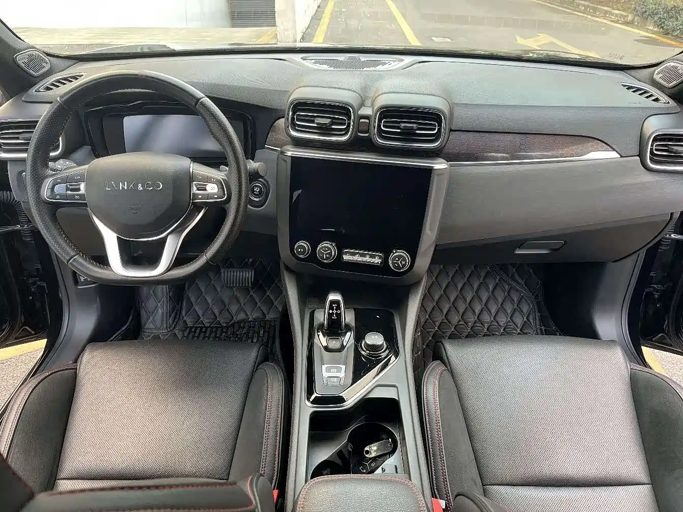Lynk & Co 03 2018 1.5TD DCT Power Pro Version China V фото 15