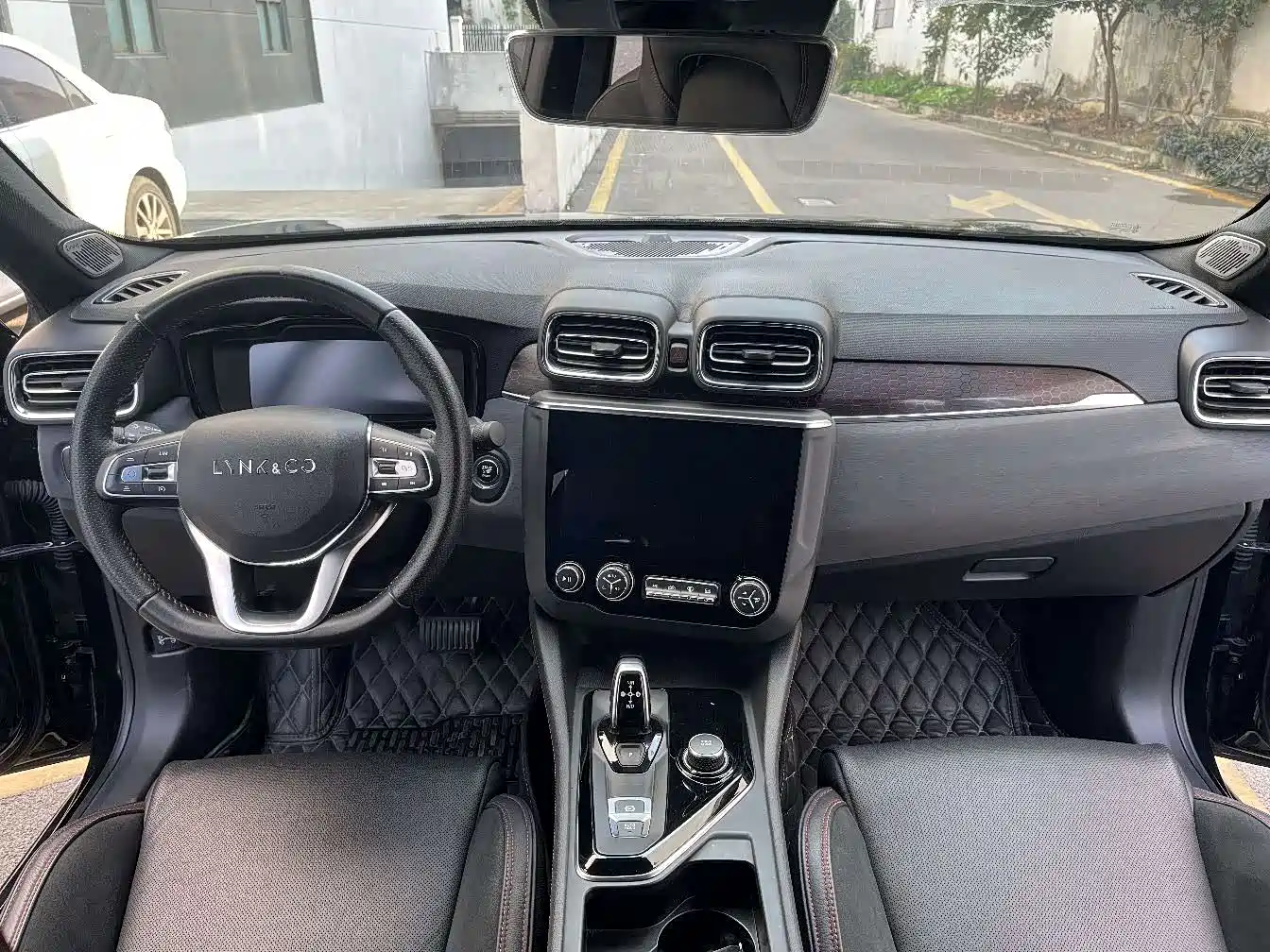 Lynk & Co 03 2018 1.5TD DCT Power Pro Version China V фото 12