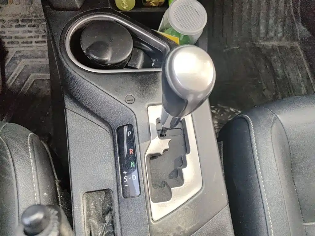 Toyota RAV4 Rongfang 2016 2.5L Automatic 4WD Elite фото 11