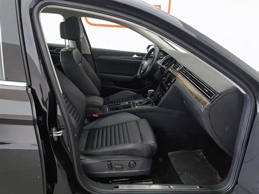 Volkswagen Magotan 2018 Facelift 330TSI DSG Luxury фото 23