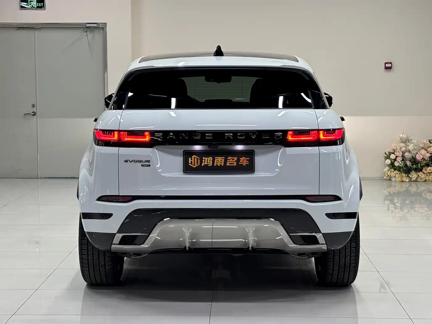 Land Rover Range Rover Evoque 2022 Range Rover Evoque L 249PS R-Dynamic Luxury Edition фото 8